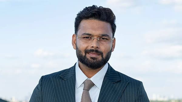 ऋषभ पंत 241 लोकांकडून दर महिन्याला घेतो 399 रुपये! पण असं का ते जाणून घ्या