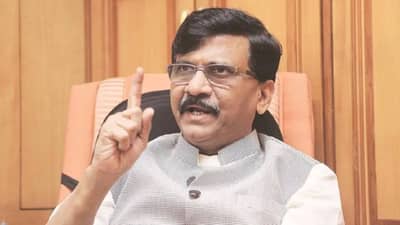 Sanjay Raut : भाजपला दुतोंडी गांडूळ म्हटलं, पण संजय राऊतांनी मुख्यमंत्री फडणवीसांच कौतुक का केलं?