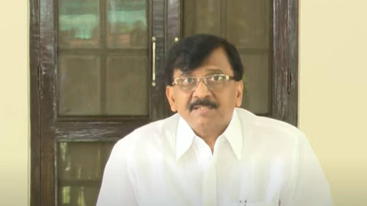 ते लोक भंपक... उद्धव ठाकरेंच्या आसन व्यवस्थेवरून टीका करणाऱ्यांवर संजय राऊत बरसले