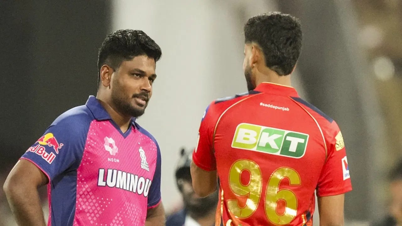 राजस्थान रॉयल्स टीम मॅनेजमेंटसह मतभेद झाल्याने संजू या निर्णयापर्यंत पोहचल्याची चर्चा आहे. मात्र याबाबत कोणतीही अधिकृत माहिती नाही. (Photo Credit : PTI)