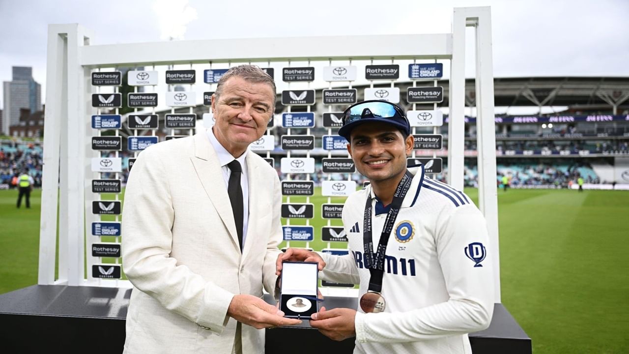 शुबमनने 754 पैकी 567 धावा या जुलै महिन्यात केल्या. शुबमनने जुलै महिन्यात एकूण 3 शतकं झळकावली. शुबमनने एजबेस्टनमध्ये झालेल्या एकाच सामन्यात एकूण 430 धावा केल्या. शुबमनने पहिल्या डावात 269 तर दुसऱ्या डावात 161 धावांची खेळी केली. (Photo Credit : Shubman Gill X Account)