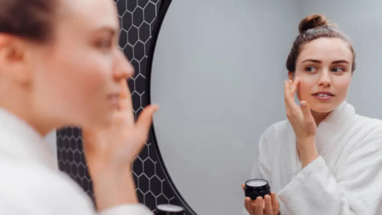 क्लीनअप आणि फेशियलमधील फरक तुम्हाला माहिती आहे का?