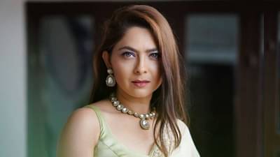 माझं एका राजकीय नेत्याशी लग्न झालंय आणि...; चर्चांवर अखेर सोनाली कुलकर्णीनं सोडलं मौन