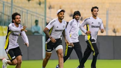 PAK vs IND : पाकिस्तान विरूद्धच्या सामन्याआधी चाहत्यांना सूर्यामुळे टेन्शन, कारण काय?