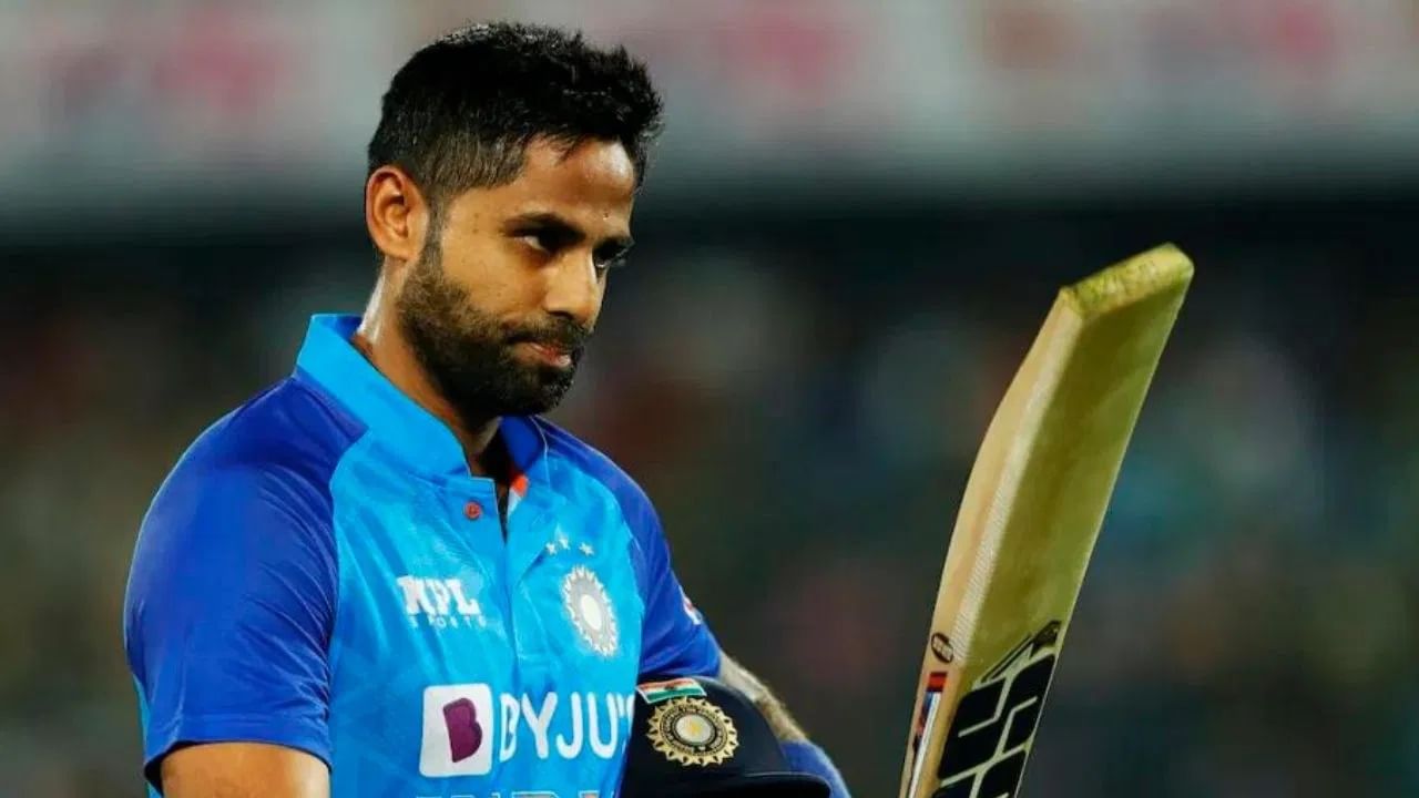 Asia Cup 2025 : कॅप्टन सूर्यकुमार यादवला दोघांना पछाडण्याची संधी, फक्त 4 सिक्सची गरज