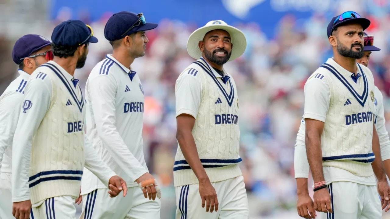 ENG vs IND : त्रास होतोय पण ओव्हल टेस्टमध्ये टीम इंडियाचा हा खेळाडू इंजेक्शन घेऊन खेळतोय ENG vs IND : त्रास होतोय पण ओव्हल टेस्टमध्ये टीम इंडियाचा हा खेळाडू इंजेक्शन घेऊन खेळतोय