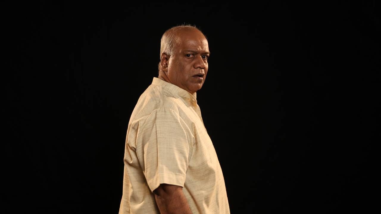 गेल्या एक महिन्यापासून ज्या खटल्याकडे संपूर्ण महाराष्ट्राचं लक्ष लागून होतं त्या विलास मर्डर केसचा निकाल अखेर जाहीर झाला आहे. विलास मर्डर केसमध्ये साक्षी आणि तन्वी दोषी ठरल्या असून त्यांची रवानगी जेलमध्ये करण्यात आली. अखेर दोन वर्षांनंतर मधुभाऊंना न्याय मिळाला आहे.