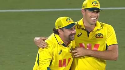 AUS vs SA : तिसऱ्या सामन्यात दोन्ही पराभवांचा हिशोब, कांगारुंकडून फायनलमध्ये दक्षिण आफ्रिकेचा 276 धावांनी धुव्वा