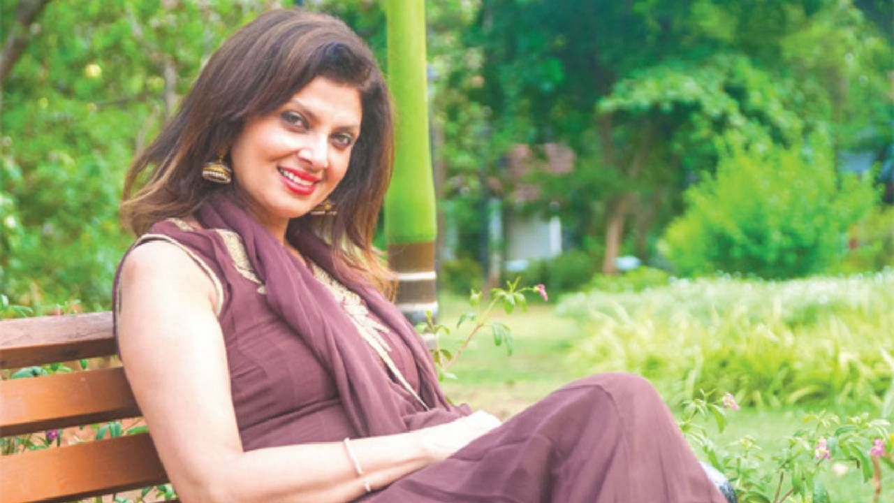 ही केस बरीच वर्ष कोर्टात सुरू होती. त्यांनी सून वर्षा उसगांवकर आणि मुलावर गंभीर आरोप करत त्यांना संपत्तीतून बाहेरचा रस्ता दाखवला.