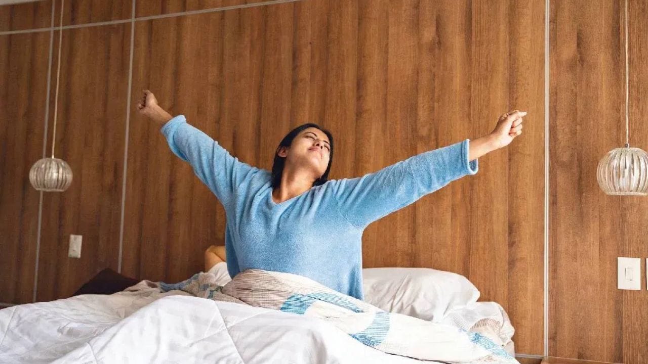 Vastu Tips : सकाळी झोपेतून उठल्यानंतर चुकूनही पाहू नका या तीन गोष्टी, परिणाम असतात फार भयंकर Vastu Tips : सकाळी झोपेतून उठल्यानंतर चुकूनही पाहू नका या तीन गोष्टी, परिणाम असतात फार भयंकर