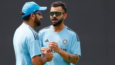 Virat Kohli : विराट कोहलीच्या व्हायरल झालेल्या एका फोटोवरुन मोठी खळबळ, चर्चांना उधाण