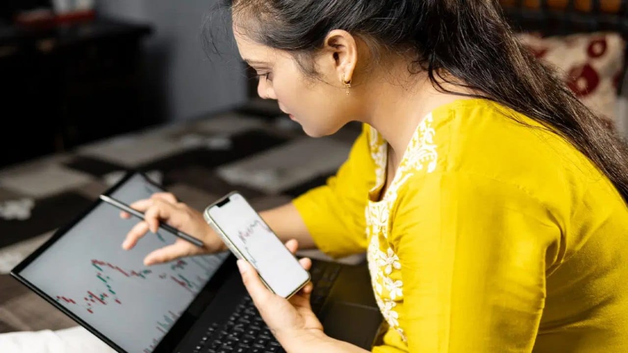 शेअर बाजारात कोणत्या राज्याच्या महिला आघाडीवर? ही आकडेवारी तुम्हाला चकित करेल