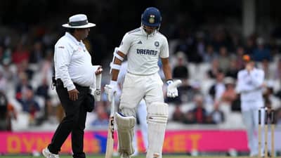 IND vs ENG : यशस्वी जयस्वालला पाकिस्तानी पंचांनी अडवलं, मग बेन डकेटसोबत वाजलं