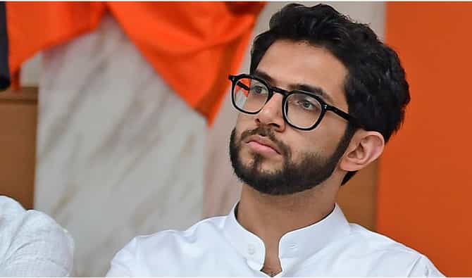 कंत्राटे मित्रांना देऊन बेस्ट खड्ड्यात घातली,या नेत्याची आदित्य ठाकरेंवर जहरी टीका