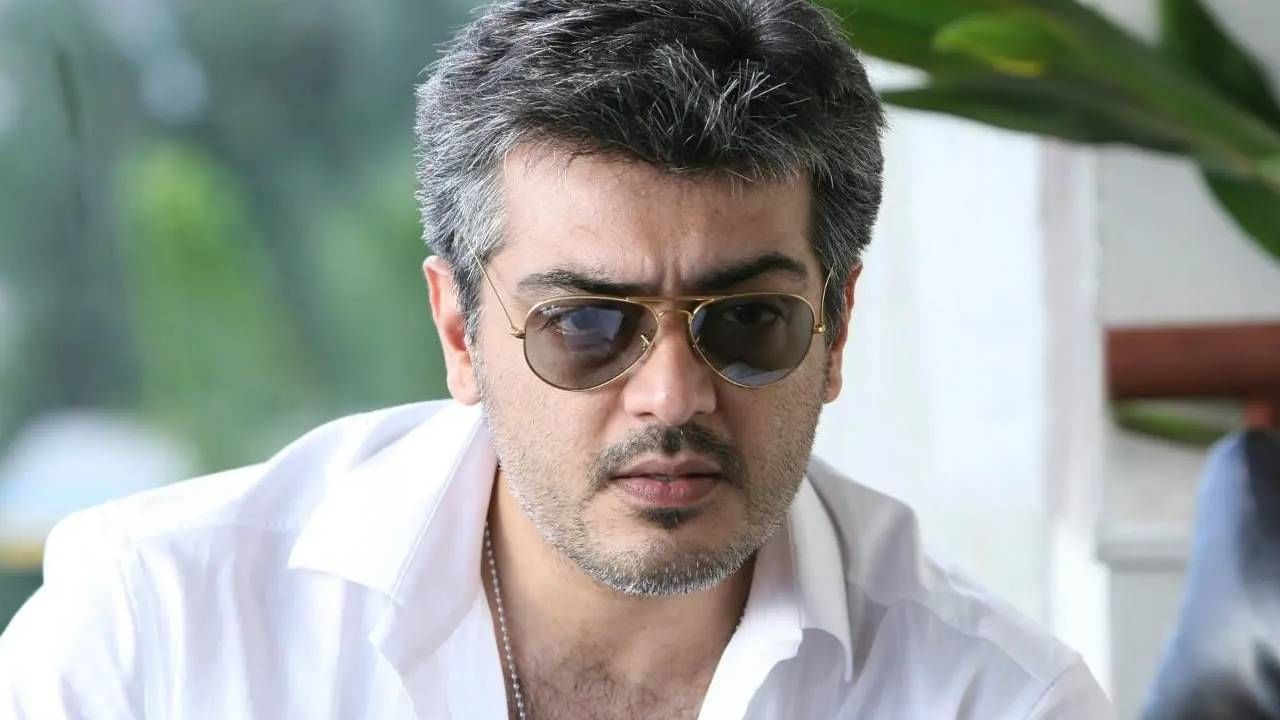 अजित कुमार: तमिळ चित्रपटसृष्टीतील सर्वात स्टायलिश आणि हँडसम, देखणा अभिनेता अजित कुमार सातव्या क्रमांकावर आहे. तो एका चित्रपटासाठी 105 ते 165 कोटी रुपये घेतो.