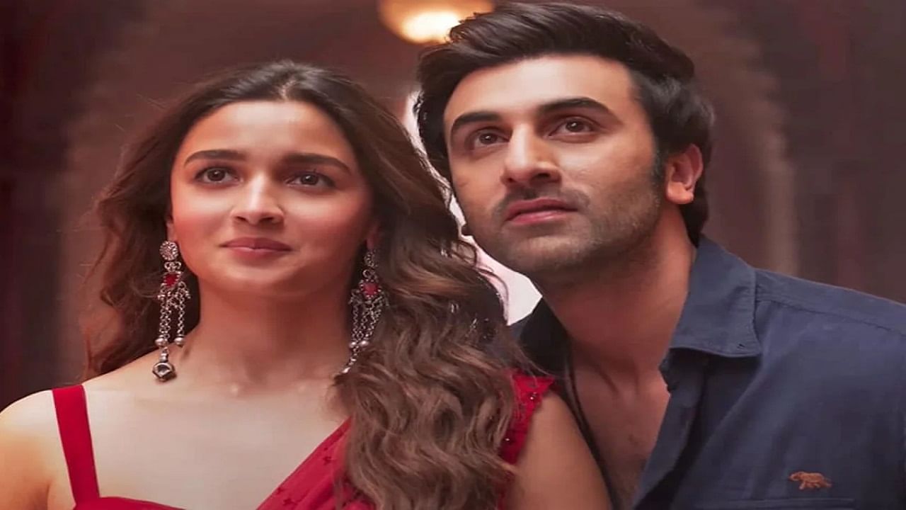 आलिया भट्ट - रणबीर कपूर यांच्या नव्या बंगल्याचा Inside Video समोर, क्लासी आहे प्रत्येक कोपरा