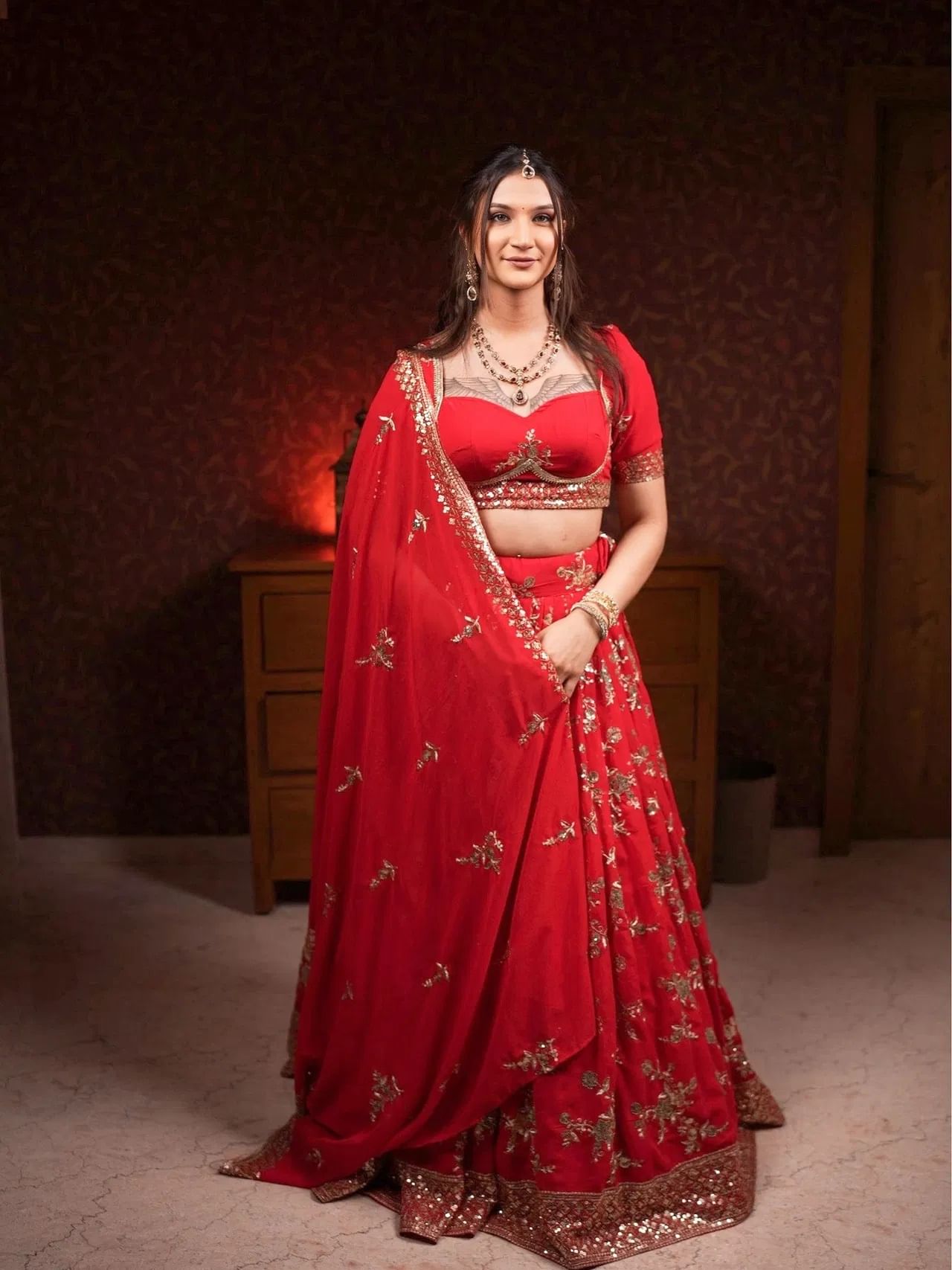 सांगायचं झालं तर, अनाया हिने मुलगा असताना यशस्वी जयस्वा, सरफराज खान आणि भाऊ मुशीर यांच्यासोबत क्रिकेट खेळलं आहे. 