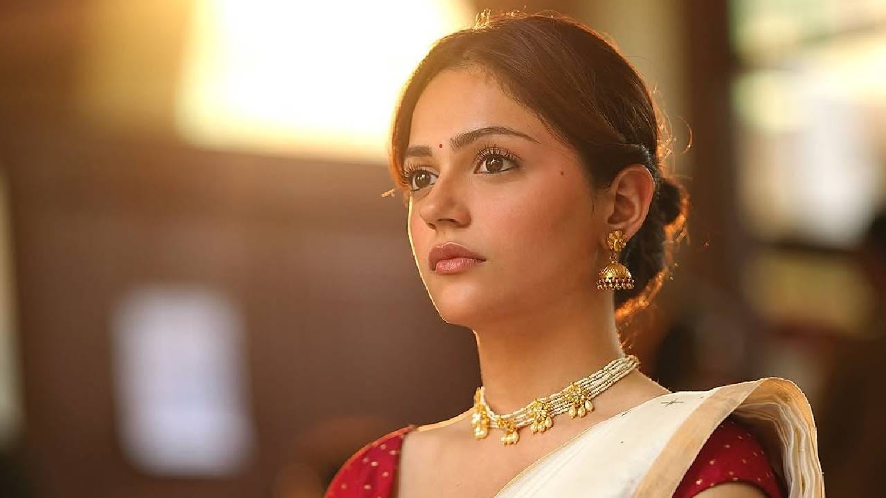 शानू शर्माने शेअर केलेल्या पोस्टनुसार 'सैयारा' हा चित्रपट बरोबर एक महिन्याने म्हणजेच 12 सप्टेंबर 2025 रोजी ओटीटीवर स्ट्रीम होणार आहे. नेटफ्लिक्स या ओटीटी प्लॅटफॉर्मवर हा चित्रपट प्रदर्शित होणार आहे. याबाबत चित्रपटाच्या निर्मात्यांनी अद्याप कोणतीही अधिकृत माहिती दिली नाही. 
