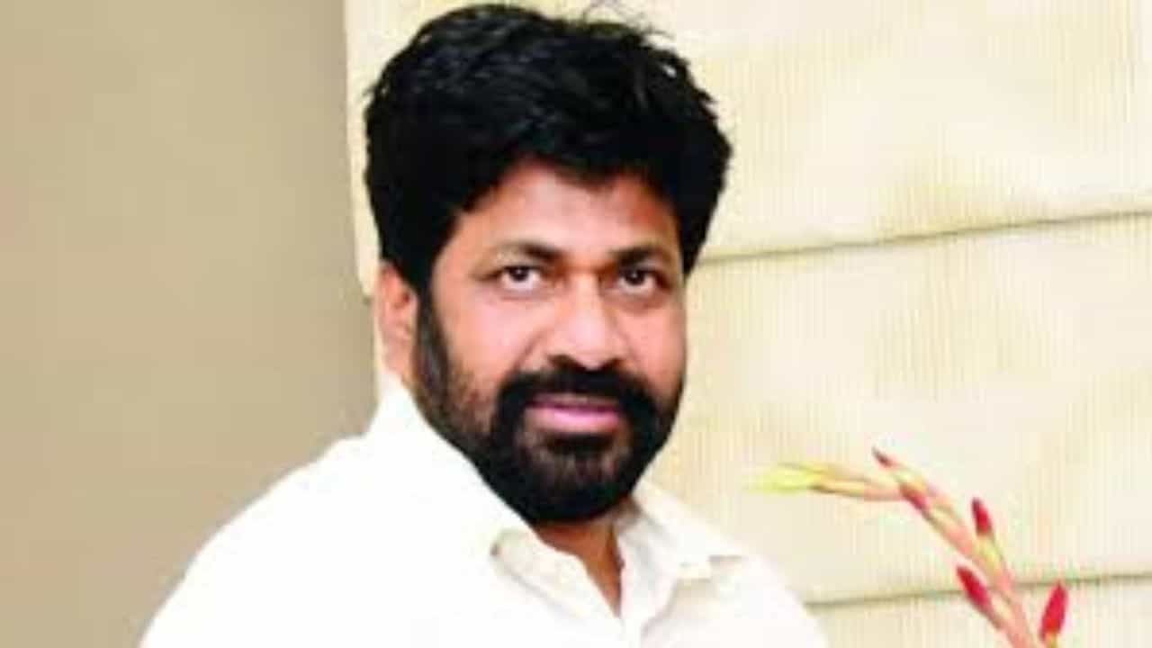 10 हजार मतं वगळण्यासाठी... पण ते बरं नाही वाटलं...; बच्चू कडू यांचा खळबळजनक दावा 10 हजार मतं वगळण्यासाठी... पण ते बरं नाही वाटलं...; बच्चू कडू यांचा खळबळजनक दावा