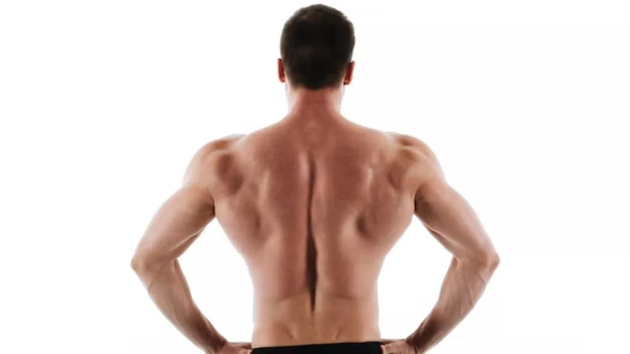 जर आपण सामुद्रिक शास्त्रावर विश्वास ठेवला, तर जर एका गालात फरक दिसला ते आर्थिक लाभाचे लक्षण मानले पाहिजे. जर ओठांमध्ये फरक दिसला तर व्यक्ती जवळच्या मित्राला किंवा नातेवाईकाला भेटेल.  