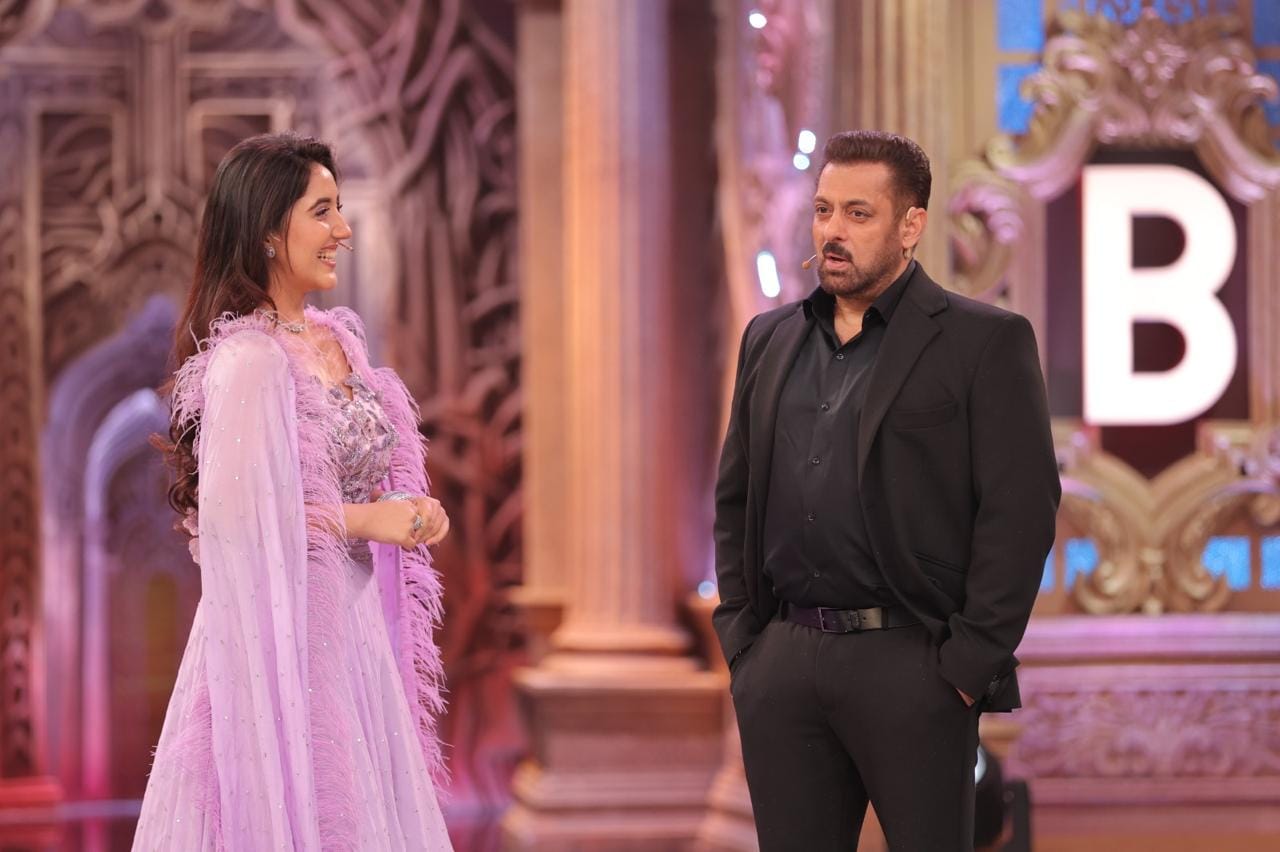 यंदाच्या सीझनमध्ये अनेक महत्त्वाचे बदल करण्यात आले आहे. घरातील बरेच निर्णय सदस्यांच्या हाती सोपवण्यात आले आहेत.बिग बॉसने सलमानला सांगितले की यावेळी तो कोणालाही थांबवणार नाही. स्पर्धकांना त्यांचे सर्व प्रश्न स्वतः सोडवावे लागणार आहेत. घरात लोकशाही असेल, म्हणजेच स्पर्धकच सर्वकाही ठरवतील.