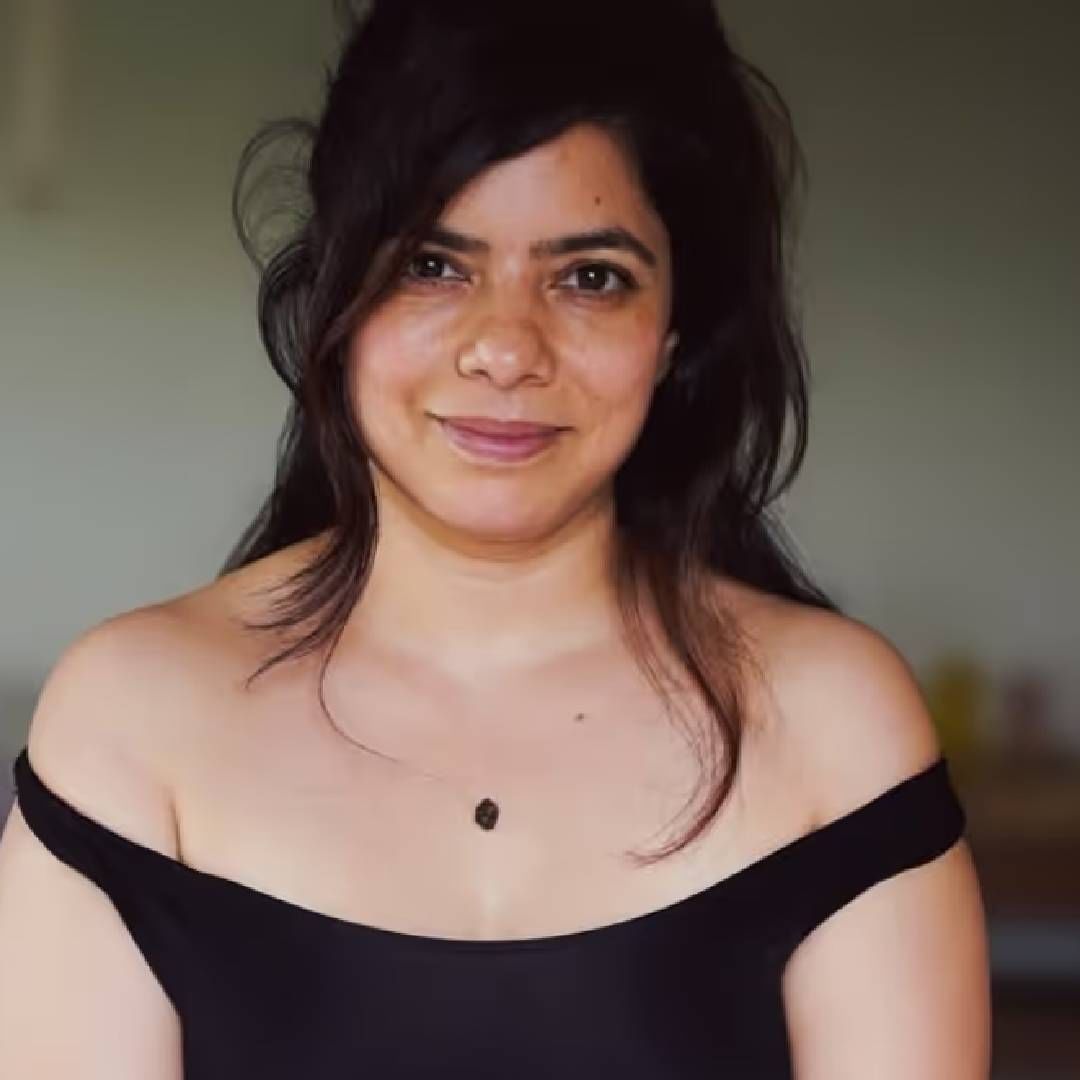 अभिनेत्री राजश्री देशपांडे अलीकडेच 'रंगीन' वेब सीरीजमध्ये दिसली. तिने आतापर्यंतच्या करिअरमध्ये कधी लीड अभिनेत्रीचा रोल केलेला नाही. नेहमीच सपोर्टिंग रोल्समध्ये ती दिसली आहे. 