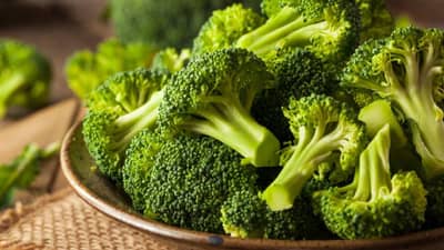 ब्रोकोली या लोकांसाठी ठरू शकते हानिकारक, आरोग्याला फायदा होण्याऐवजी होतील गंभीर परिणाम