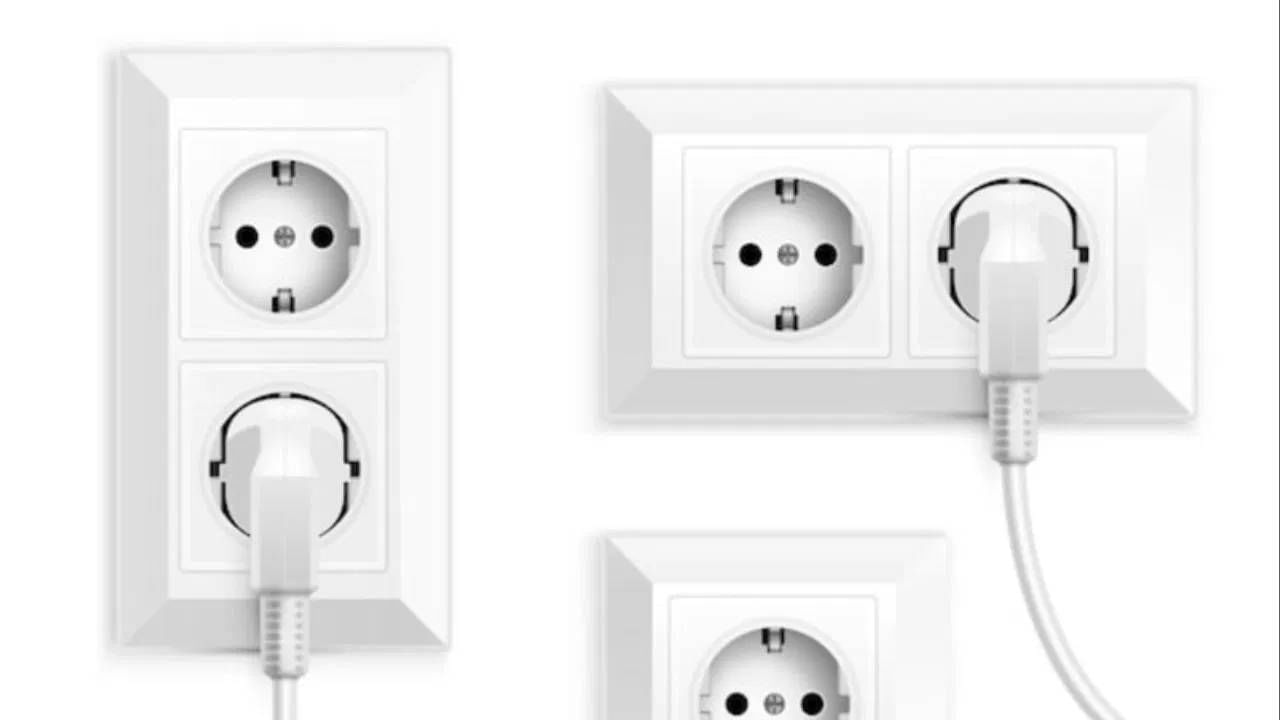 वापरात नसताना खूप कमी लोक त्यांचा चार्जर सॉकेटमधून काढून ठेवतात, मात्र बरेच लोकं चार्जर तसाच तो प्लग इन करूनच ठेवतात. एनर्जी सेव्हिंग ट्रस्टच्या मते, कोणताही स्विच ऑन चार्जर प्लग इन केलेला असताना वीज वापरत राहतो. तुमचे डिव्हाइस त्याच्याशी जोडलेले असो की नसो, वीज वापरली जाते.  यामुळे केवळ काही युनिट वीजच वापरली जात नाही तर चार्जरचे आयुष्य देखील हळूहळू कमी होते.