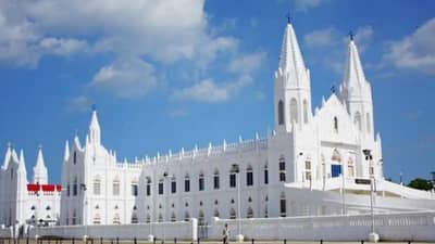 चर्चच्या दोन घंटा एकाचवेळी वाजल्या अन् अख्ख शहर धायमोकलून रडू लागलं, नेमकं काय घडलं?