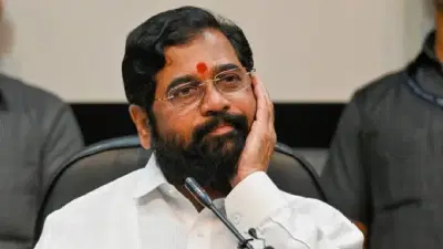 Shivsena: शिंदे गटाचे राजकीय मरण काही दिवस पुढे ढकलले, कायदेतज्ज्ञाचा खळबळजनक दावा