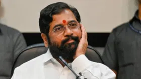 गेम फिरला, 4 दिवसांमध्ये एकनाथ शिंदेंना तीन जबर धक्के, घडामोडींना वेग गेम फिरला, 4 दिवसांमध्ये एकनाथ शिंदेंना तीन जबर धक्के, घडामोडींना वेग