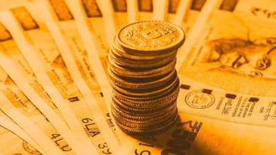 कर्जबाजारी आहात? आर्थिक चणचण भासत्ये? सोमवारी हा खास उपाय करा ट्राय....