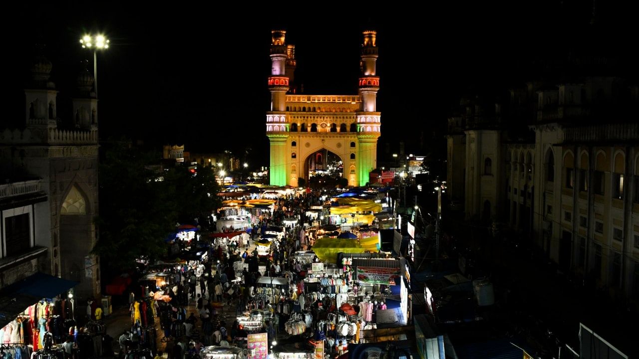 आपल्यापैकी अनेकांचे देशातील विविध मेट्रो सिटीमध्ये घरं असावं असे स्वप्न असते. या स्वप्नासाठी सर्वजण धडपड करत असतात. पण सध्या जमिनीच्या वाढत्या दरामुळे आणि महागाईमुळे सर्वसामान्यांना घर घेणं शक्य होत नाही. त्यातच आता देशातील सर्वात महाग जमीन कोणत्या शहरात आहे, याची एक माहिती समोर आली आहे.