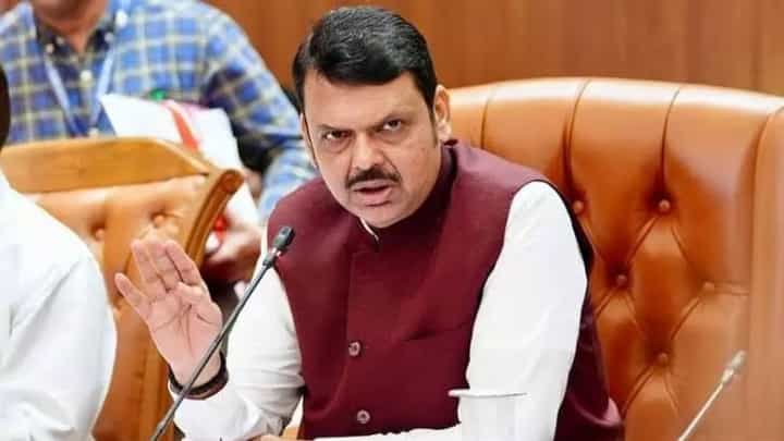 भाषेच्या नावे हिंसाचार होत असेल तर..; फडणवीसांचा इशारा कोणाला? भाषेच्या नावे हिंसाचार होत असेल तर..; फडणवीसांचा इशारा कोणाला?
