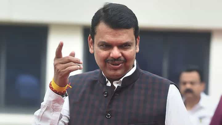 दिल बहलाने के लिये ख्याल अच्छा है...! फडणवीसांनी उडवली राज ठाकरेंच्या 'त्या' वक्तव्याची खिल्ली दिल बहलाने के लिये ख्याल अच्छा है...! फडणवीसांनी उडवली राज ठाकरेंच्या 'त्या' वक्तव्याची खिल्ली