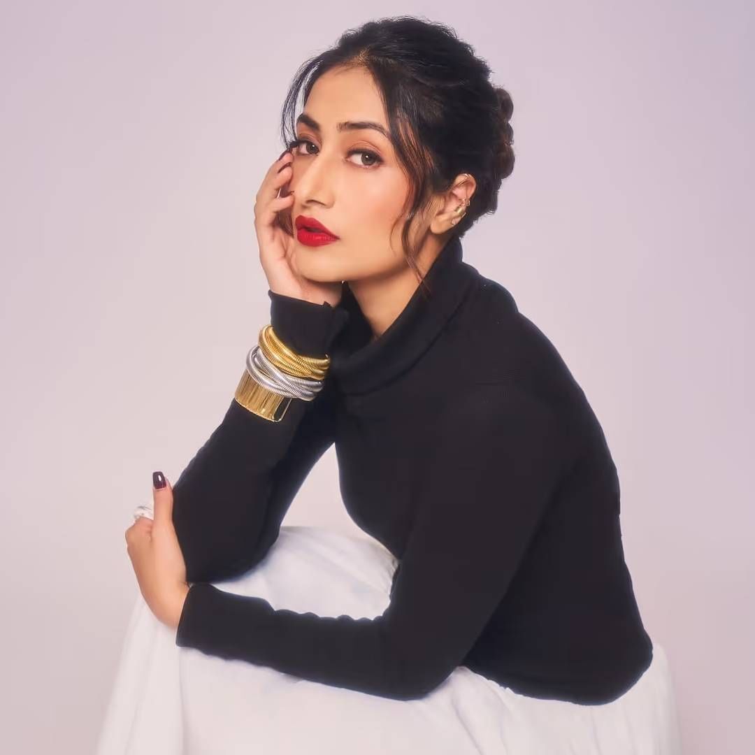 धनश्रीनुसार, प्रेम फिल्मी असतं. ह्दयात घंटा वाजते. तुमच्यावर फुलांचा वर्षाव होतो. अशी फिलिंग कोणाला नकोय? प्रत्येकाला प्रेम मिळालं पाहिजे. 