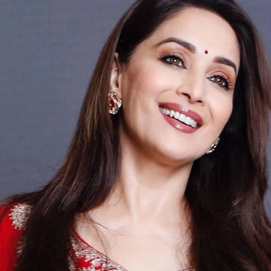 'गुलाब गँग' आपल्या बजेटच्या अर्धापैसा पण वसूल करु शकली नव्हती. हा चित्रपट सुद्धा 2014 साली रिलीज झालेला. सौमिक सेनच्या दिग्दर्शनाखाली बनलेल्या या चित्रपटाच बजेट 29 कोटी रुपये होतं. या चित्रपटाने फक्त 14 कोटींची कमाई केली.