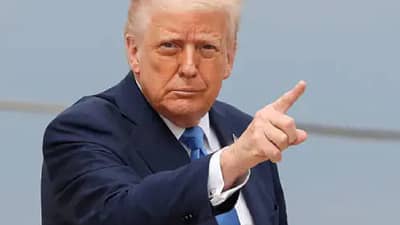 तिचे ओठ म्हणजे मशीनगन.. 27 वर्षांच्या सेक्रेटरीबाबत ट्रंपच्या वक्तव्याने एकच खळबळ