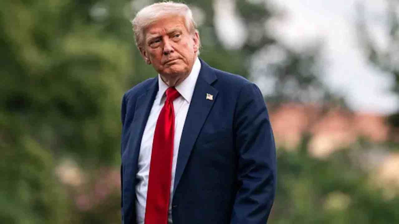 आता आम्हाला हल्ला करायचाय...इशारा देत ट्रम्पचा अचंबित करणारा निर्णय; नेमकं काय घडतंय? आता आम्हाला हल्ला करायचाय...इशारा देत ट्रम्पचा अचंबित करणारा निर्णय; नेमकं काय घडतंय?