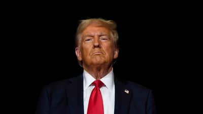 डोनाल्ड ट्रम्प यांना सर्वात मोठा झटका, पक्षातल्याच नेत्याने आरसा दाखवला; टॅरिफमुळे झाली मोठी चूक?