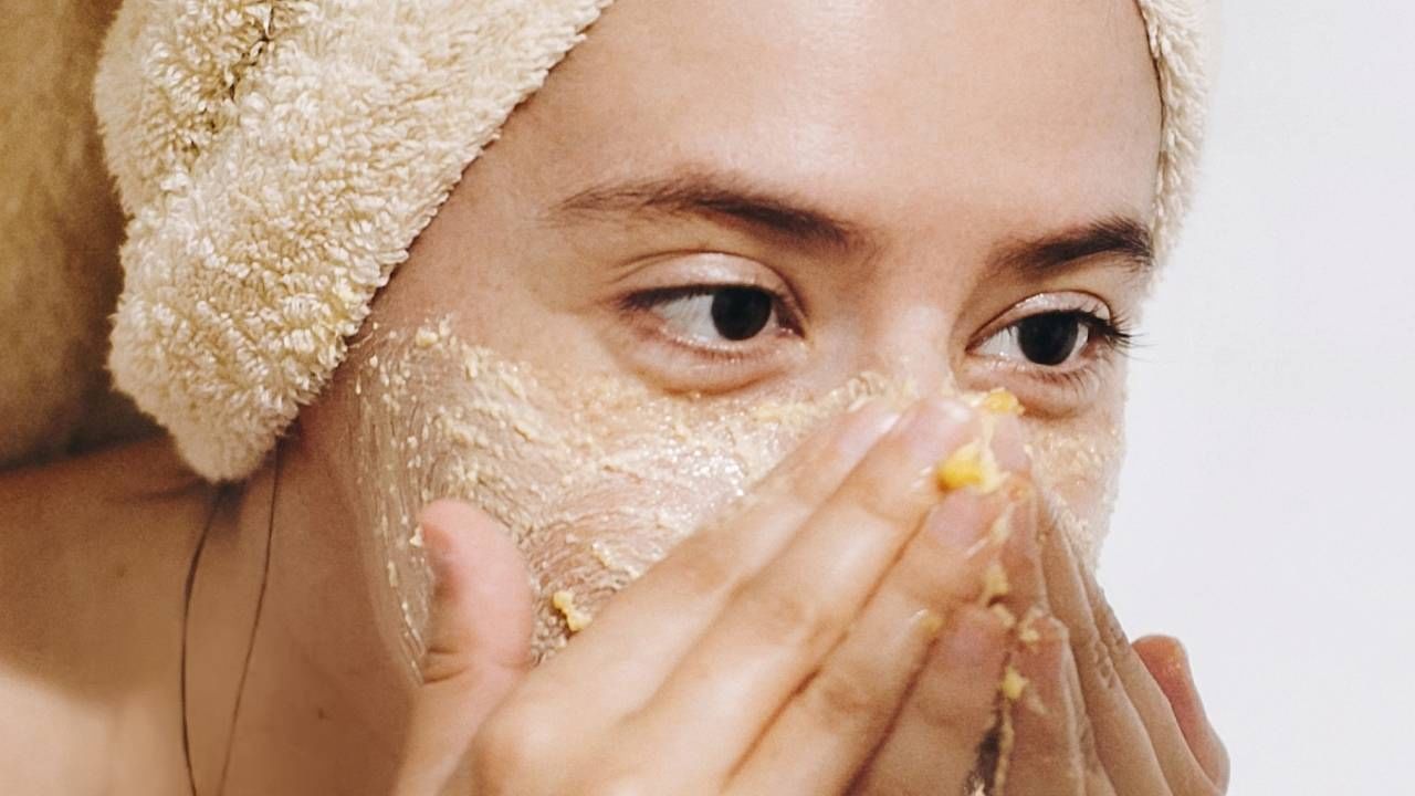 चेहऱ्यावरील टॅनिंग दूर करण्यासाठी फायदेशीर तांदूळ... या पद्धतीनं वापरा चेहऱ्यावरील टॅनिंग दूर करण्यासाठी फायदेशीर तांदूळ... या पद्धतीनं वापरा