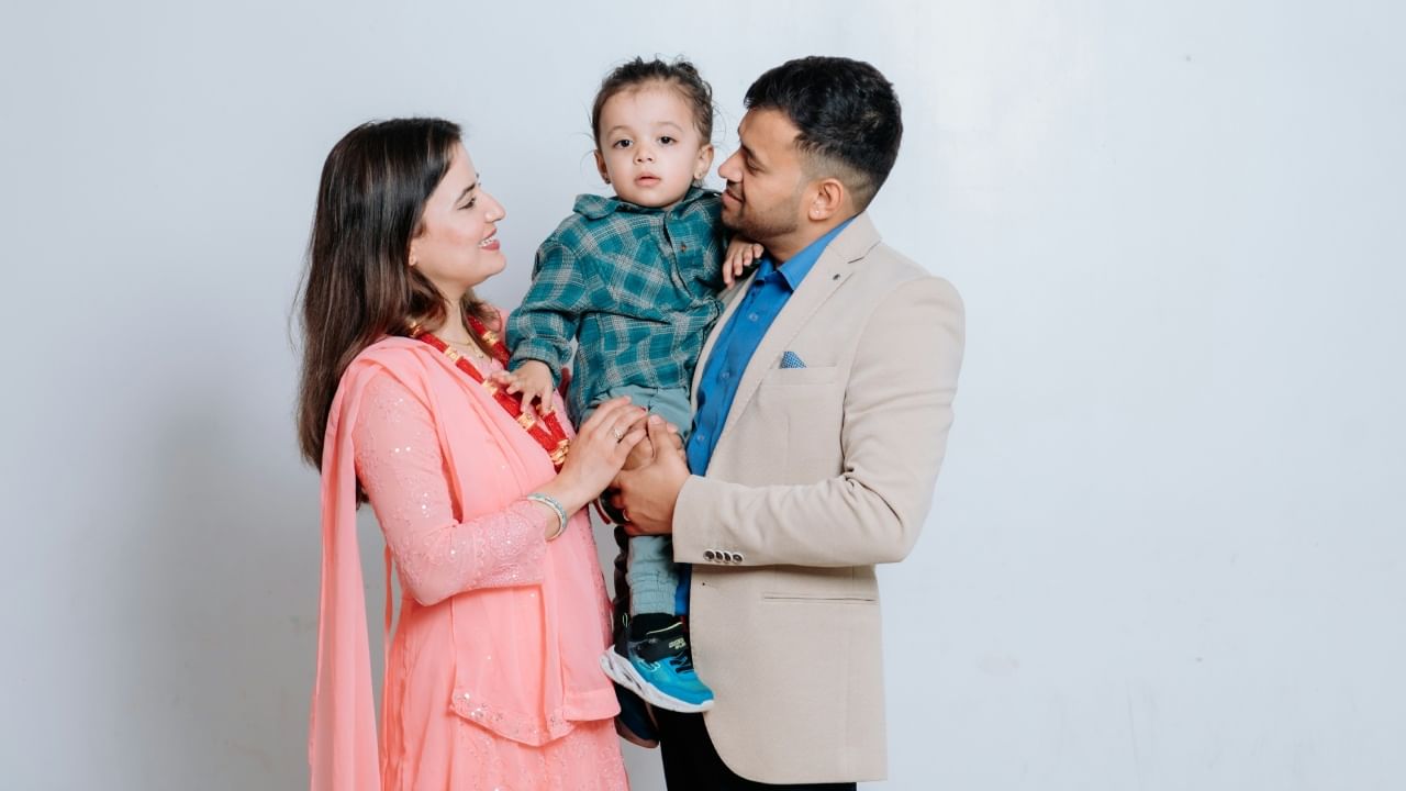 आयुष्यात प्रत्येकजण कधी ना कधी अपयशी होतो, पण यामुळे तुम्ही निराश न होता, त्यातून शिकून पुढे जाणे महत्त्वाचे आहे. तुमचे अपयश दुसऱ्यांना सांगितल्याने तुम्ही कमकुवत आहात असे चित्र निर्माण होते. म्हणून, तुमच्या वैयक्तिक अपयशाची माहिती गुप्त ठेवा आणि त्यातून शिकून यशाच्या दिशेने पुढे जा.