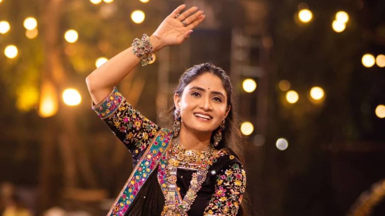 एक नंबर तुझी कंबर... गीता रबारी यांनी टीव्ही 9 च्या प्रेक्षकांसाठी मराठीत गाणीही गायली. गीता रबारी यांनी कार्यक्रमाची वेळ मर्यादा वाढवण्याची मागणी केली आहे.