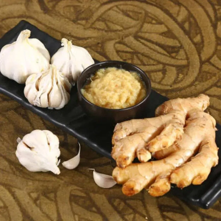 आल्याच्या कोलेस्ट्रॉल कमी करण्याच्या क्षमतेचा लाभ घेण्यासाठी त्याचा नियमितपणे स्वयंपाकात वापर करा किंवा भाज्यांमध्ये आल्याचा रस मिसळा.