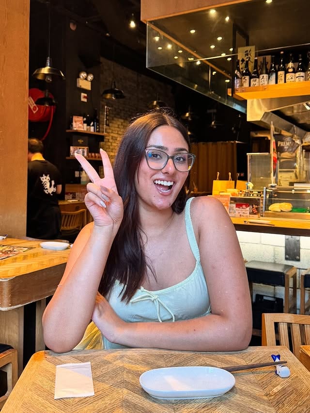 त्या काळात तिचे मित्रही तिच्यापासून दूर झाले. तिच्या घरच्यांना हे सगळं समजल्यानंतर ते तिला ऑस्ट्रेलियात पाठवणार होते. मात्र कोरोना महासाथीमुळे लॉकडाऊन लागला आणि तिला घरातच राहावे लागले. 