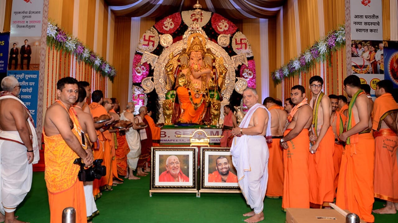 त्यासोबतच आग, भूकंप यांसारख्या नैसर्गिक धोक्यांसाठी २ कोटी रुपयांचा विशेष विमा काढण्यात आला आहे. तसेच मंडळाला भेट देणाऱ्या लाखो भाविकांच्या सुरक्षेसाठी ३० कोटी रुपयांचा सार्वजनिक दायित्व विमा (Public Liability Insurance) घेण्यात आला आहे.