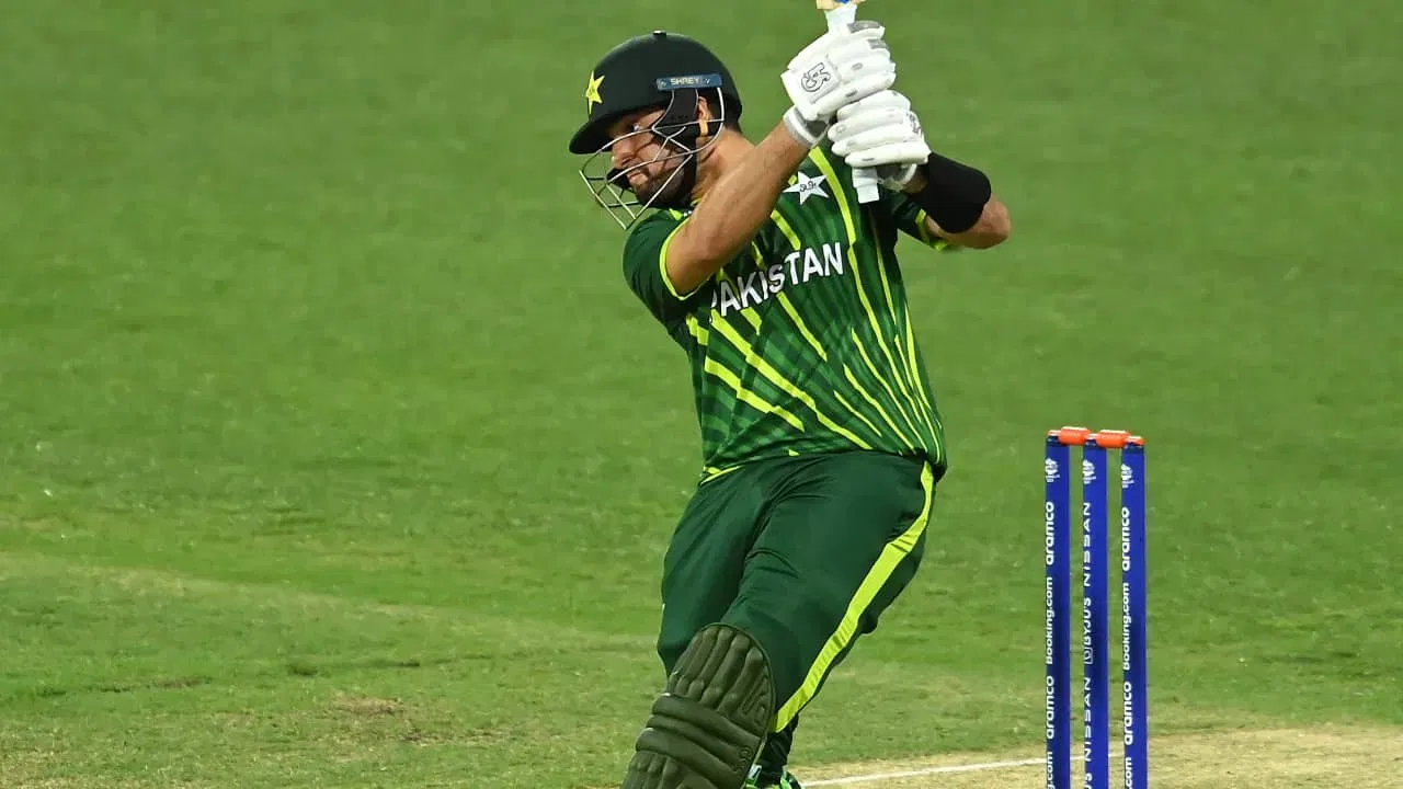 फर्स्ट क्लास क्रिकेटबद्दल बोलायचे झाले तर, हैदरने 27 सामने खेळले असून 47.28 च्या सरासरीने 1797 धावा केल्या आहेत. फर्स्ट क्लास क्रिकेटमध्ये त्याच्या बॅटमधून पाच शतके आणि आठ अर्धशतके निघाली आहेत.