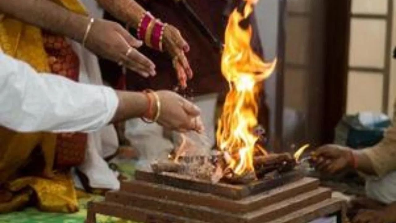 हिंदू धर्मातील अनेक देवी-देवता असले तरी त्या प्रत्येक देवतेचे स्वतःचे असे महत्त्व आहे. ज्याप्रमाणे मंत्रोच्चाराशिवाय कोणतीही पूजा अपूर्ण मानली जाते, त्याचप्रमाणे स्वाहा या शब्दाचा उच्चार केल्याशिवाय कोणताही यज्ञ किंवा हवन पूर्ण होत नाही.