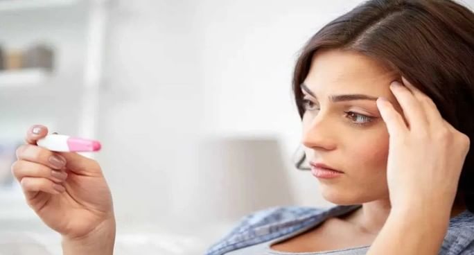 दरम्यान, मुल होत नसल्याने अनेक पती-पत्नी डॉक्टरांकडे सल्ले घ्यायला जातात. तर अनेकांना आपण नेमकं काय करायला हवं, हेच समजत नाही. काही दाम्पत्यांना तर आपण वंध्यत्त्वाच्या अडचणीतून जात असून डॉक्टरांचा योग्य सल्ला घ्यायला हवा, हेदेखील समजत नाही.