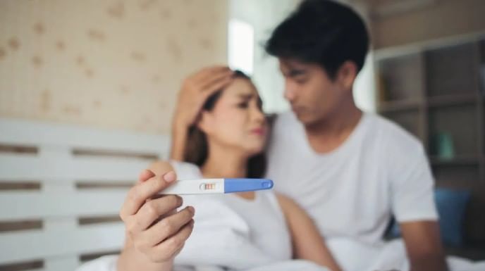 डॉ. रॉय यांच्या म्हणण्यांनुसार एखादे दाम्पत्य कोणतेही गर्भनिरोधक न वापरता शरीरसंबंध ठेवत असेल आणि तरीदेखील सलग 12 महिने उलटूनही गर्भधारणा होत नसेल तर आपल्याला वंध्यत्त्वाची अडचण असू शकते असे गृहित धरले पाहिजे. या स्थितीला इनफर्टीलीटी असेही म्हणतात.